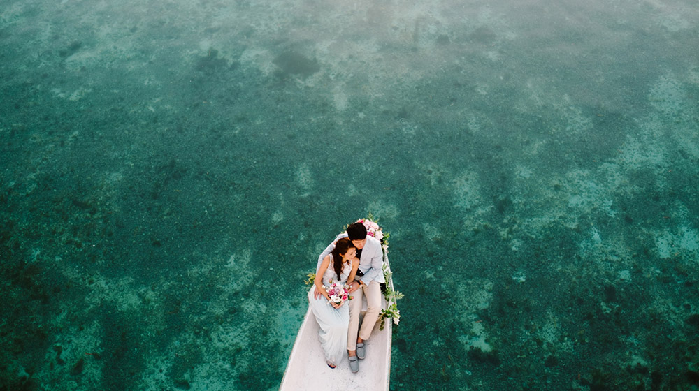 sunrise engagement photography at nusa lembongan