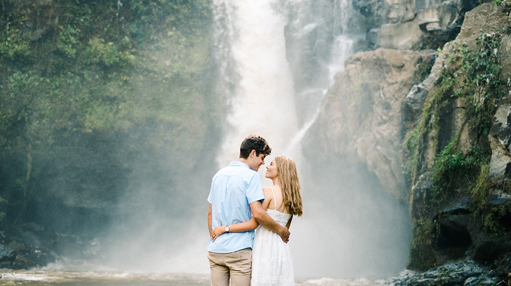 bali travel photography at tegenungan waterfall