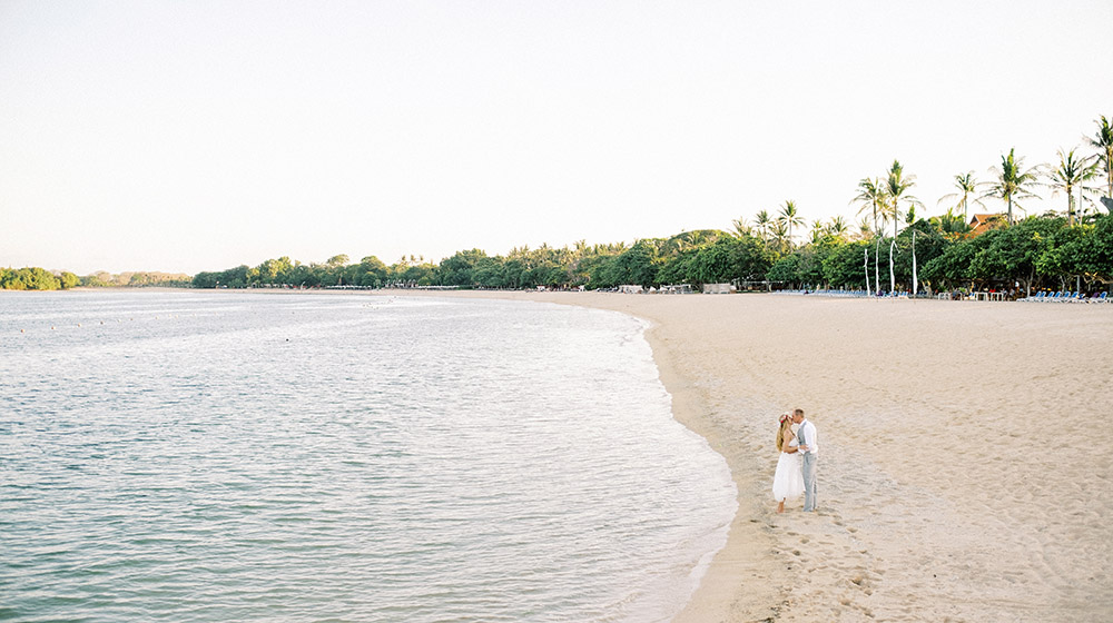 nusa dua bali honeymoon photo session