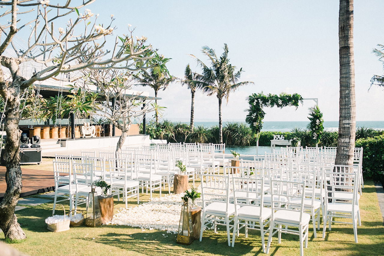 arnalaya beach house wedding seat