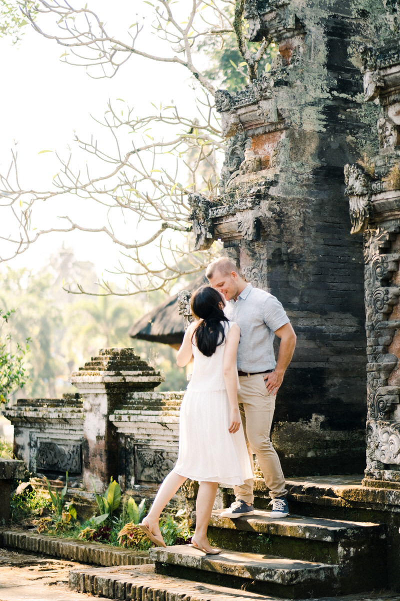 ubud temple honeymoon photographer