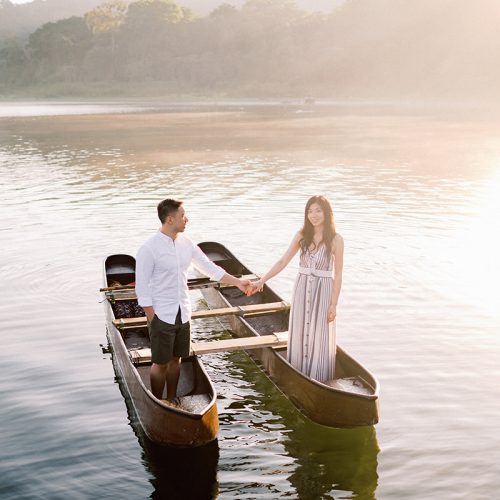 casual prewedding in Bali Tamblingan Lake