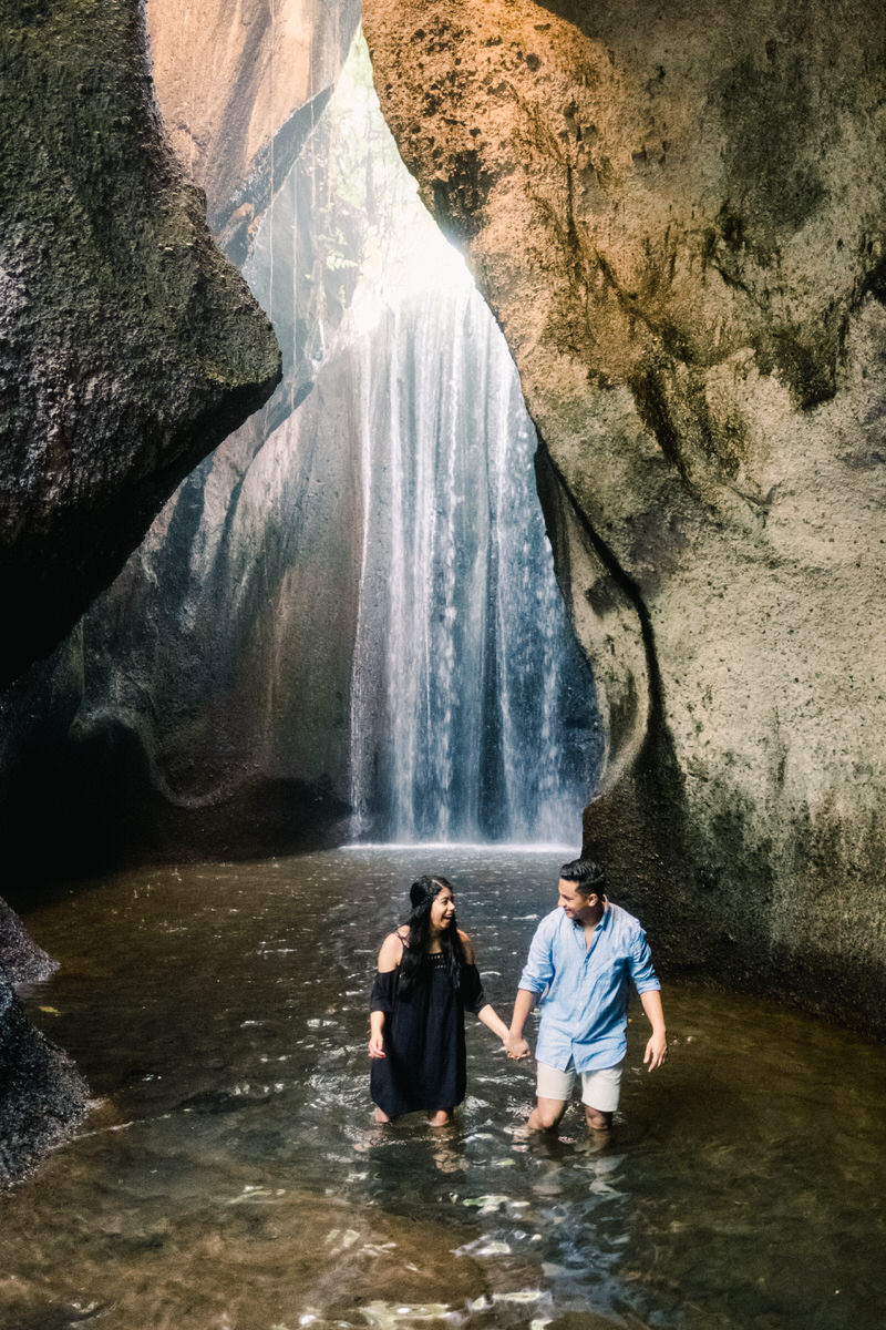 tukad cepung waterfall prewedding