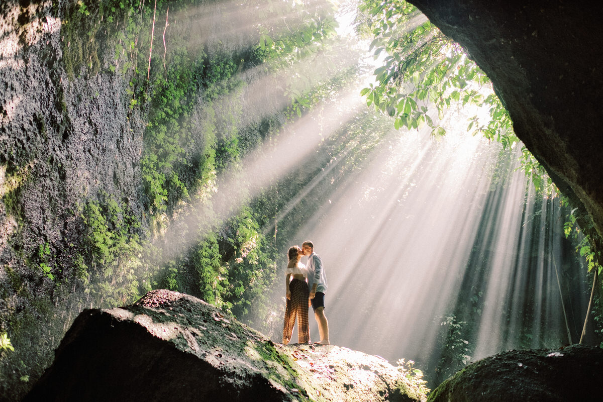 tukad cepung waterfall prewedding