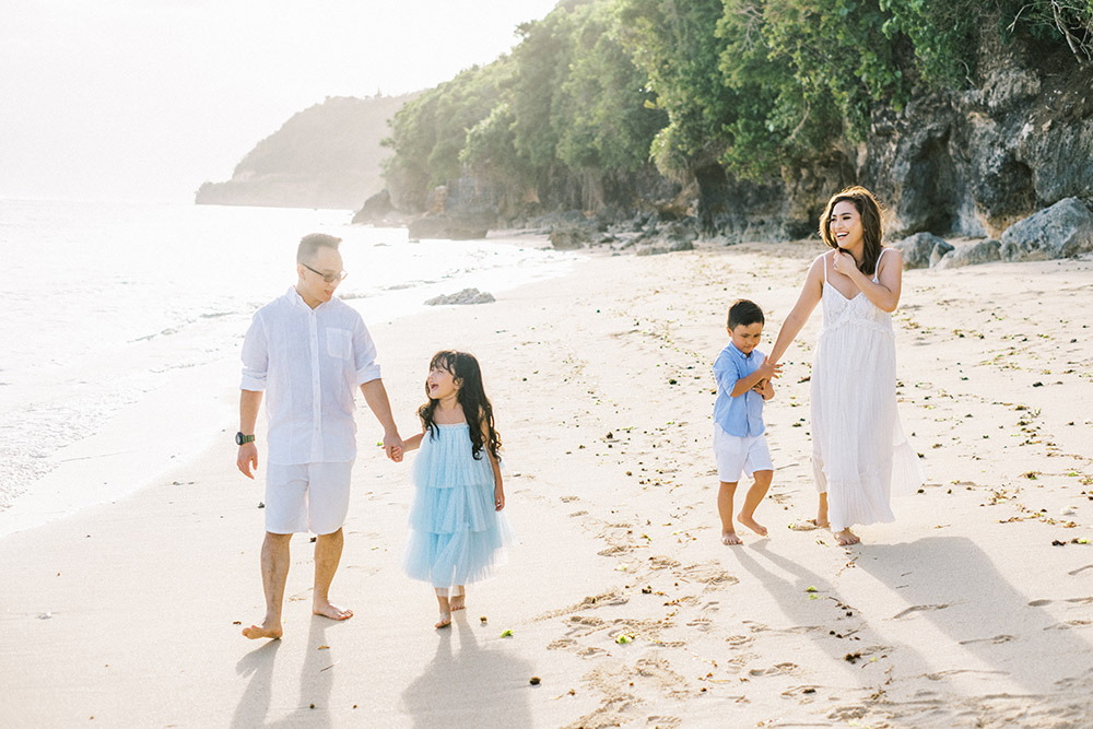 samabe bali outdoor family photo