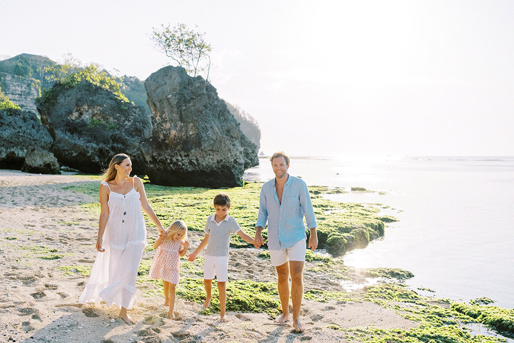 bingin beach family photo session