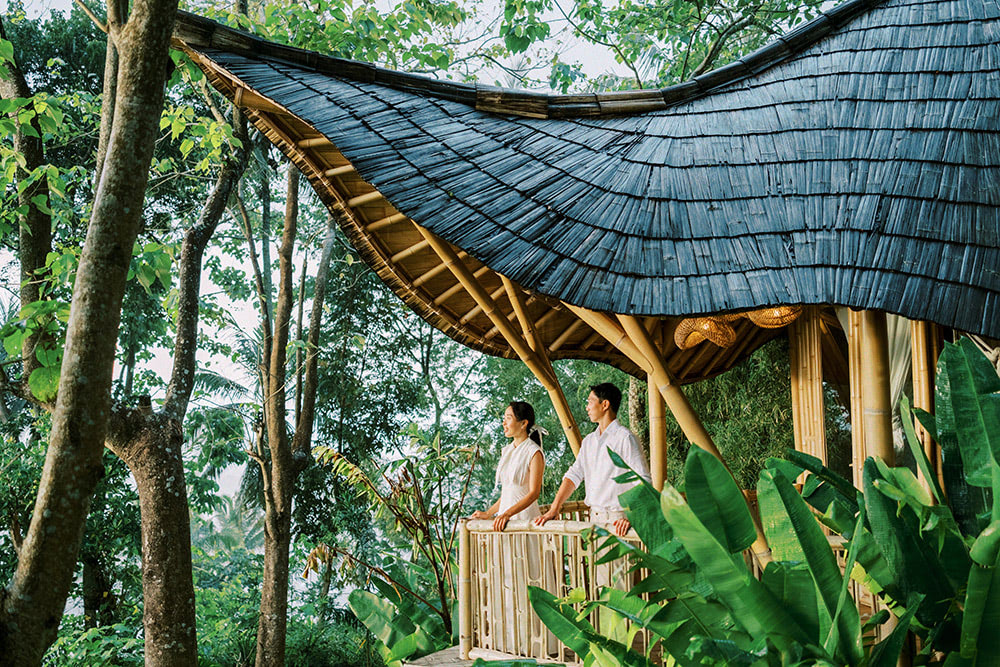 bamboo house bali engagement session