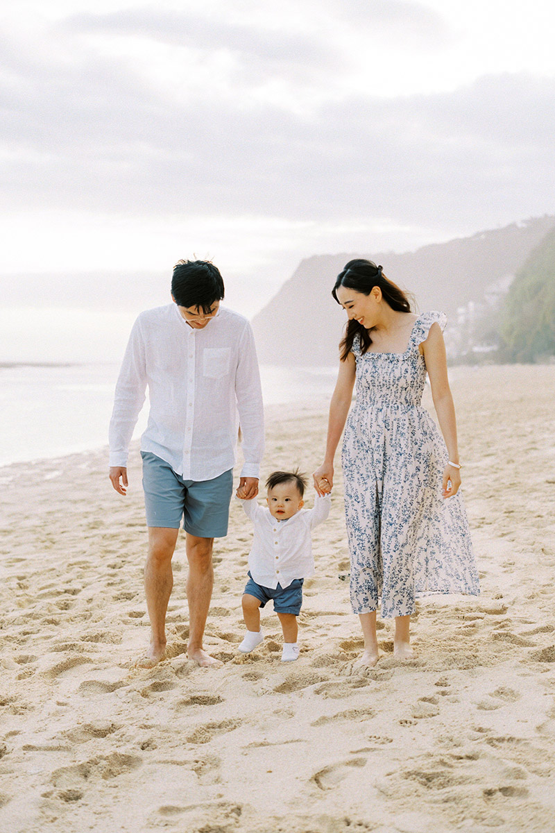 bali family holiday photoshoot with beach background