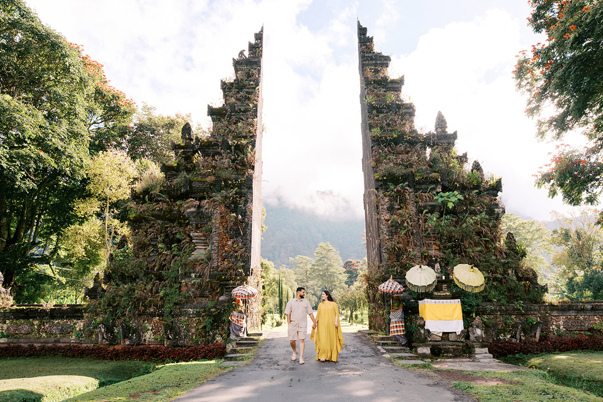 bali temple gate photoshoot