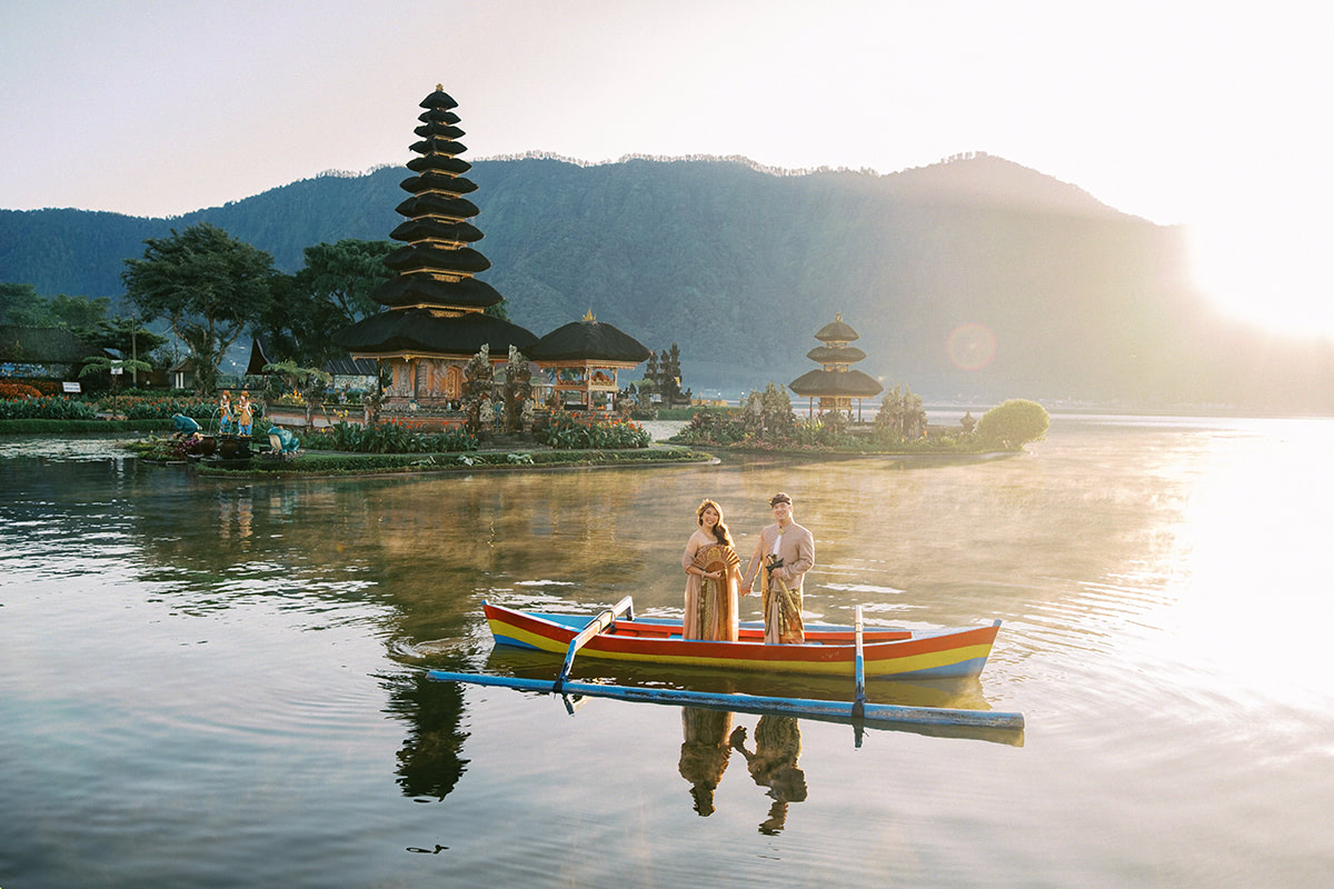 traditional balinese outfit photoshoot in bali