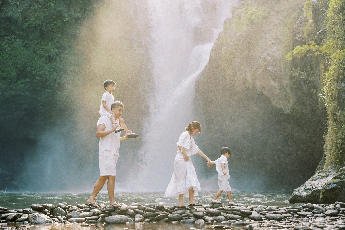 bali waterfall family session