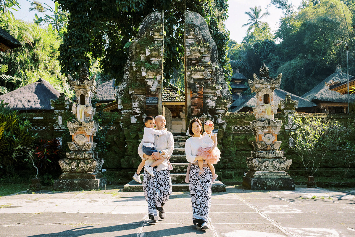 bali temple family photoshoot
