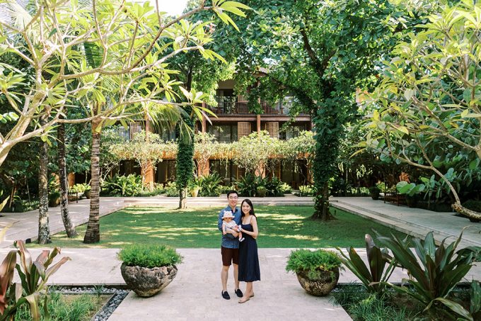 andaz-sanur-bali-family-portrait