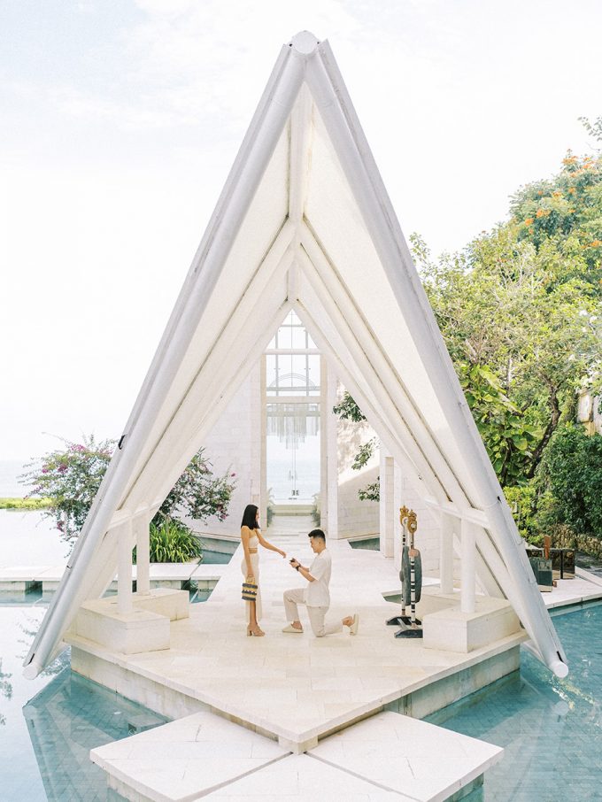 bali-chapel-surprise-proposal
