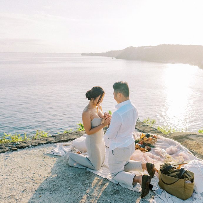 bali-ocean-view-picnic-surprise-proposal