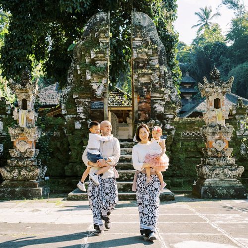 bali temple family photoshoot
