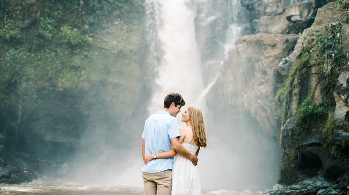 bali travel photography at tegenungan waterfall