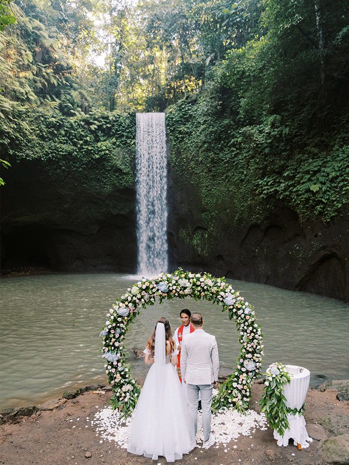 bali-waterfall-elopement-tibumana