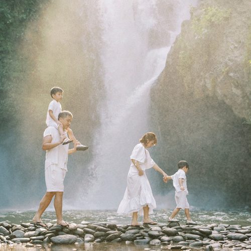 bali waterfall family session