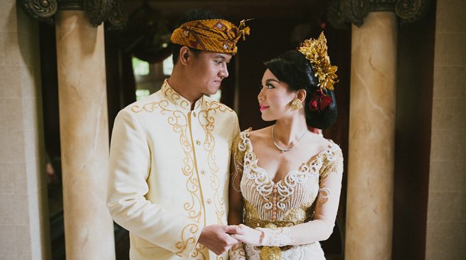 Traditional balinese hotsell wedding dress