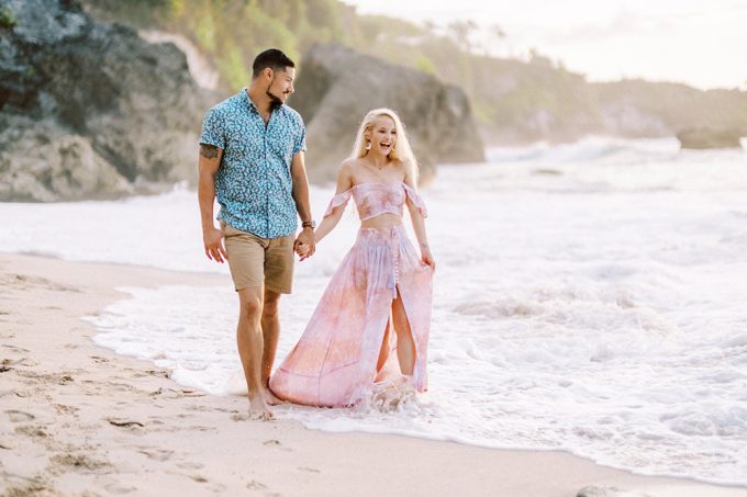 kubu-beach-at-ayana-resort-honeymoon-photoshoot