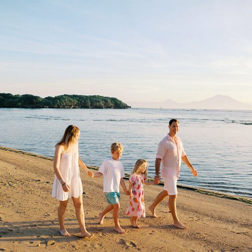 nusa-dua-beach-family-photos-in-bali