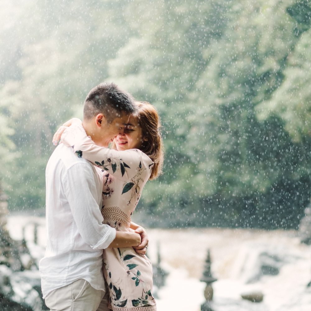 rainy engagement session