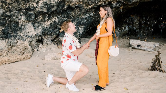 surprise proposal dinner on bali beach
