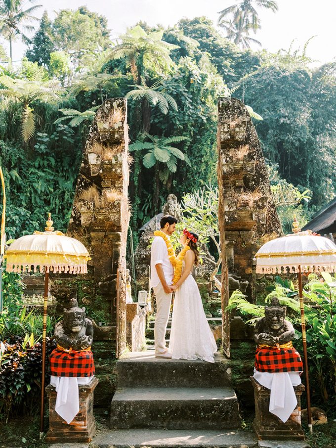 ubud temple bali honeymoon photo